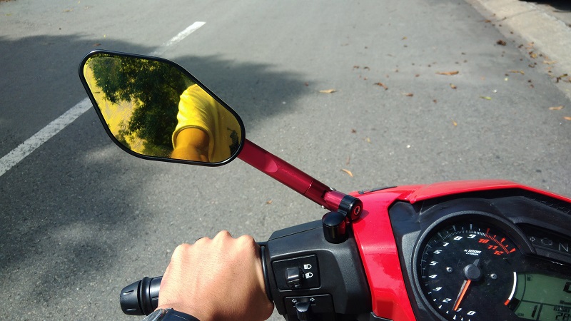 Cách chỉnh gương chiếu hậu xe máy